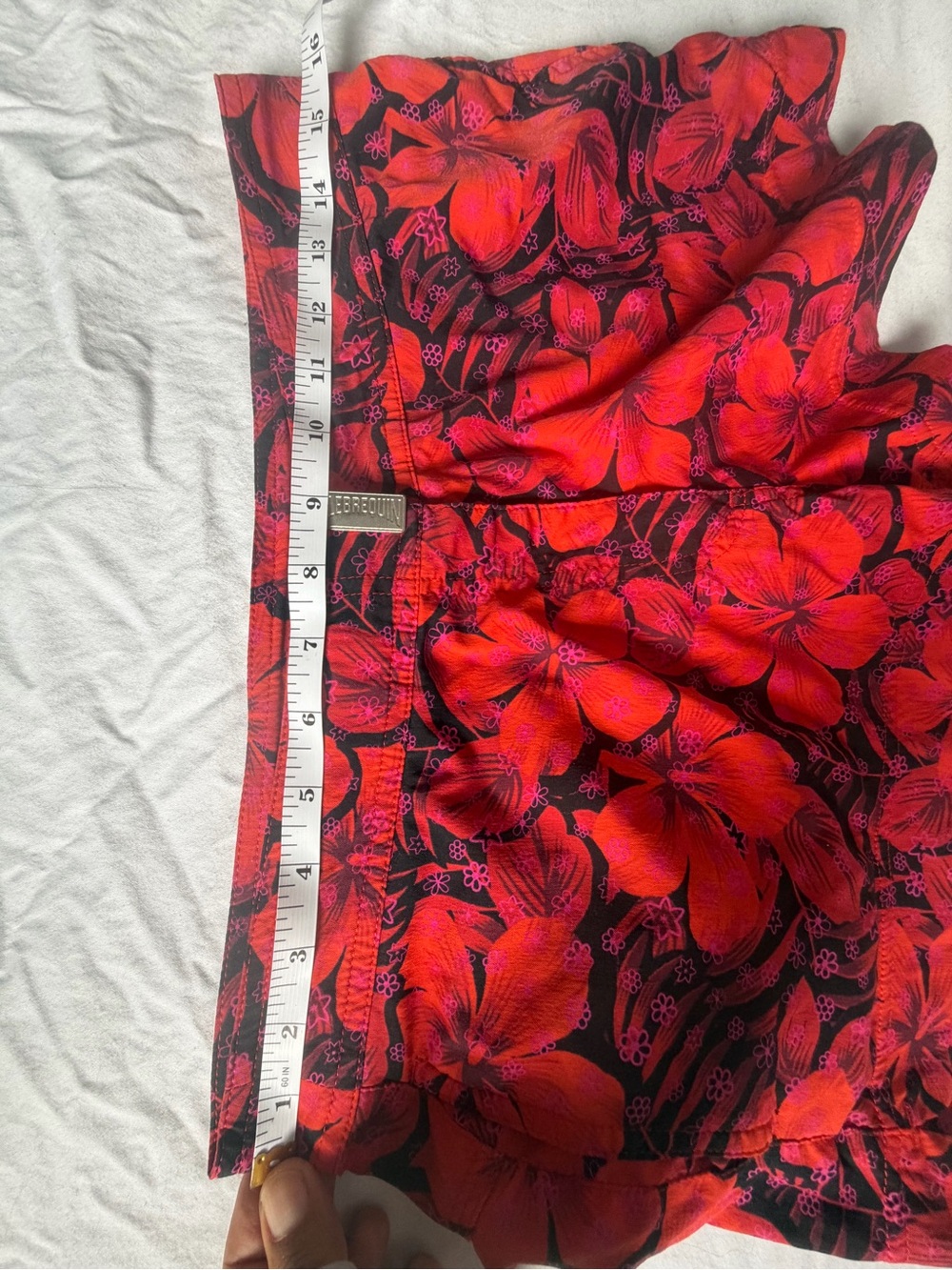 Vilebrequin gorgeous Women’s Floral Bermuda Shorts in Red and Black - Picture 5 of 8